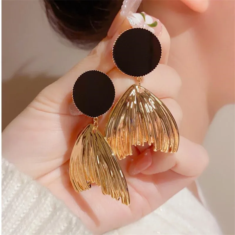 

Wintrue Trendy Heart Lock Long Pearl Dangle Earrings for Women Korea New Asymmetrical Love Heart Drop Earring Fashion Jewelry