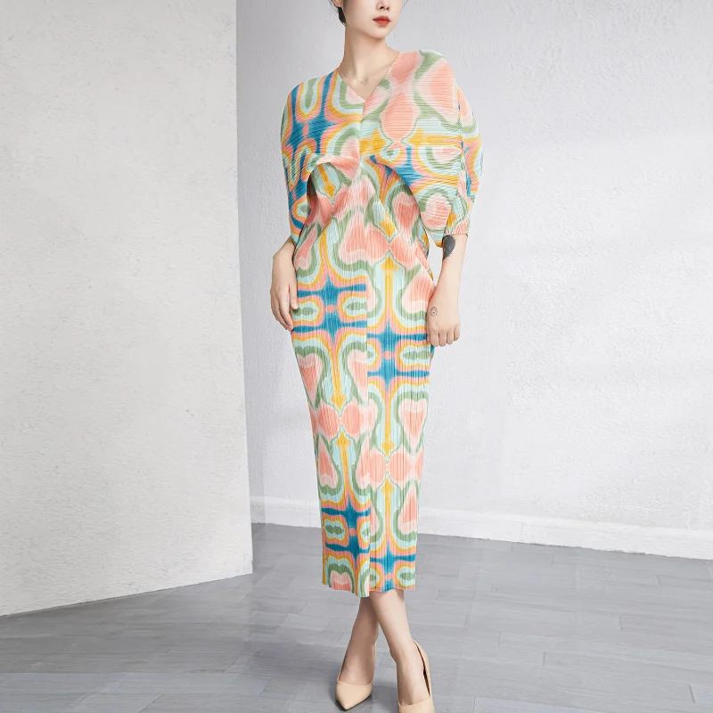 High-end French Dress New Women 5-point Sleeve V-neck Long Skirt Design Slim Waist Straight Bat Sleeve Printed Evening Dress
High-end French Dress New Women 5-point Sleeve V-neck Long Skirt Design Slim Waist Straight Bat Sleeve Printed Evening Dress