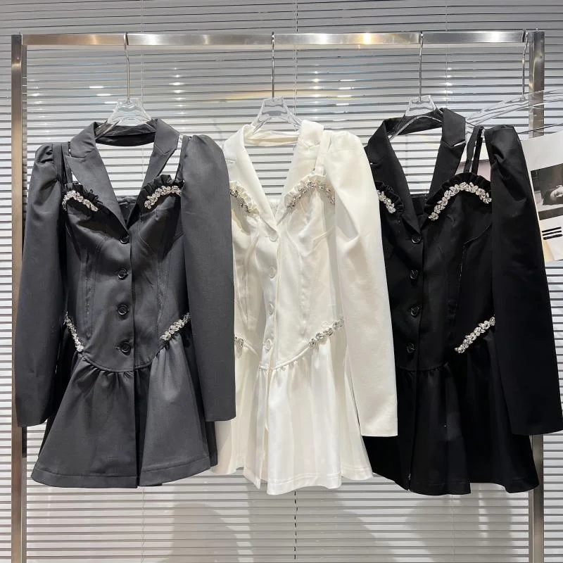 Diamond Nail Bead Hollowed Out Waist Closing Blazer Dress Gray White Black Spring Women Dresses
Diamond Nail Bead Hollowed Out Waist Closing Blazer Dress Gray White Black Spring Women Dresses