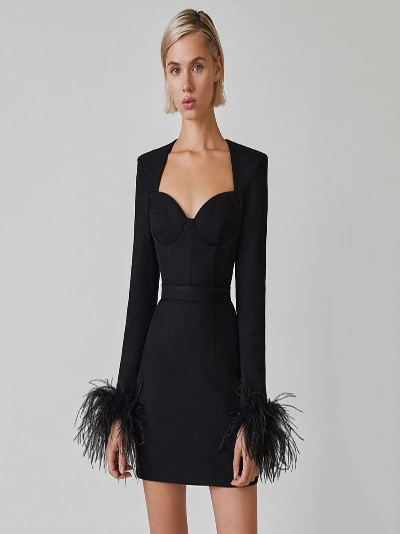 JustChiccAutumn and Winter New Style Temperament Bandage Dress French Slim Fit High End Long Sleeve Square Neck Feather Bandage
JustChiccAutumn and Winter New Style Temperament Bandage Dress French Slim Fit High End Long Sleeve Square Neck Feather Bandage