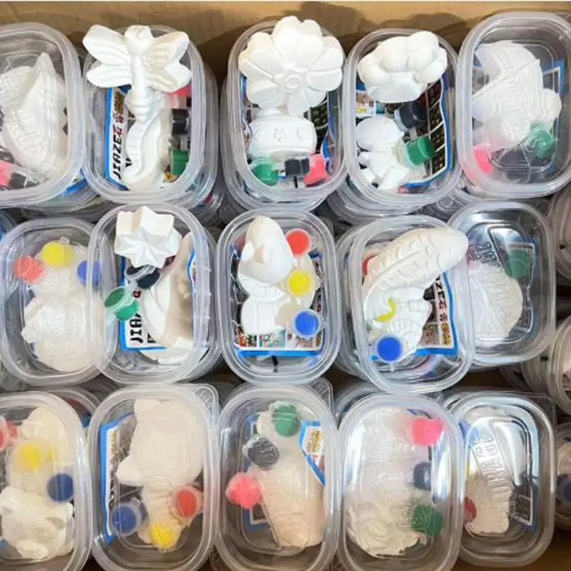 Creative DIY Hand Painted Professional Plaster doll Keychains Graffiti Children's Handwork Gift Toy Box 
Creative DIY Hand Painted Professional Plaster doll Keychains Graffiti Children's Handwork Gift Toy Box