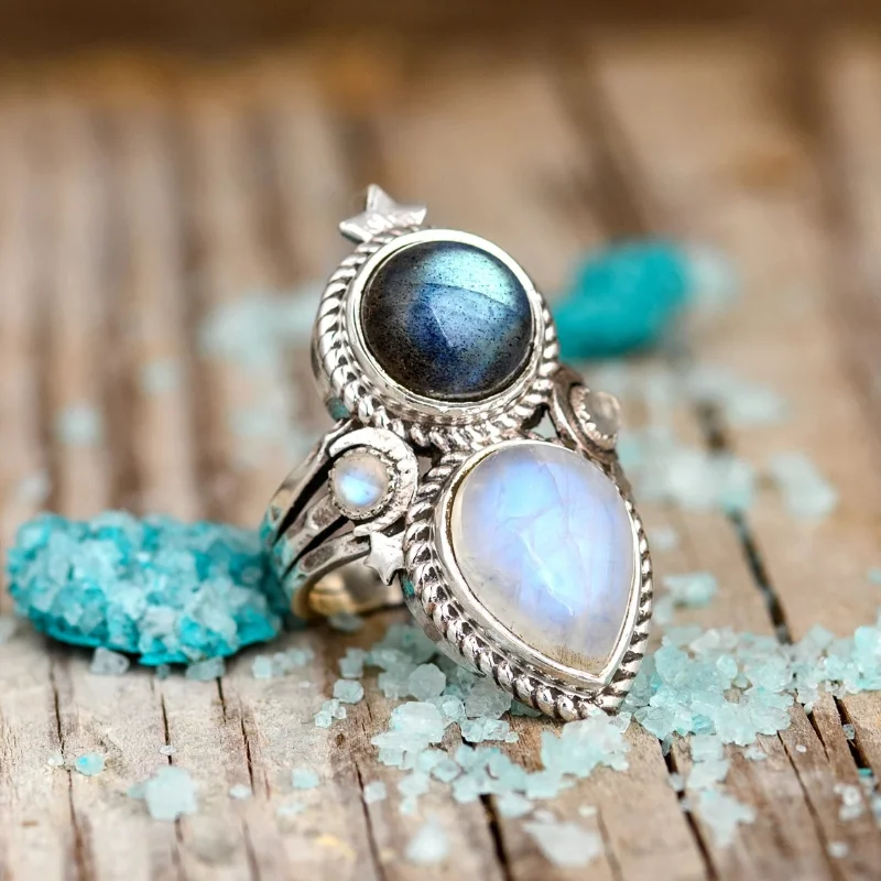 Ethnic Style Vintage Rings for Women Personality Pentagram Antique Silver Color Finger Ring Blue Stone Inlay Party Jewelry
Ethnic Style Vintage Rings for Women Personality Pentagram Antique Silver Color Finger Ring Blue Stone Inlay Party Jewelry