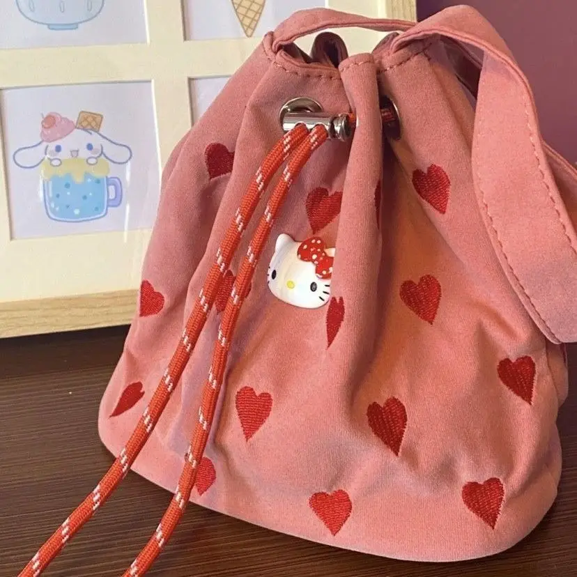 Женский холщовый рюкзак на шнурке с аниме Hello Kitty, модный Школьный рюкзак, повседневный рюкзак на шнурке, школьный рюкзак
Женский холщовый рюкзак на шнурке с аниме Hello Kitty, модный Школьный рюкзак, повседневный рюкзак на шнурке, школьный рюкзак