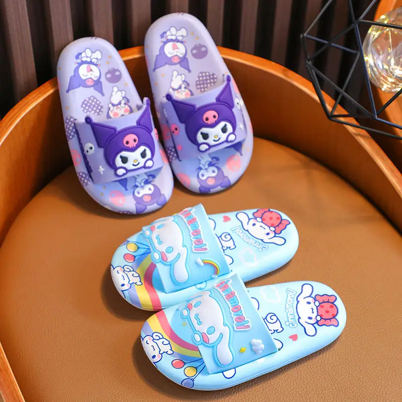 Сандалии Sanrio детские с мультяшным рисунком, милые мягкие дышащие тапки Hello Kitty Kuromi My Melody Cinnamoroll для ванной комнаты, Нескользящие, на лето
Сандалии Sanrio детские с мультяшным рисунком, милые мягкие дышащие тапки Hello Kitty Kuromi My Melody Cinnamoroll для ванной комнаты, Нескользящие, на лето