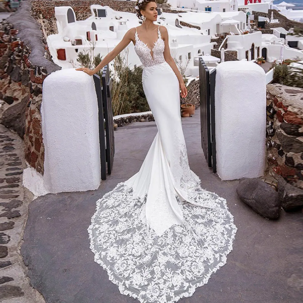 Spaghetti Straps Wedding Dress For Bride 2022 V-Neck Backless Sleeveless Bridal Gown Lace Appliques Vestido De Noiva Custom Made
Spaghetti Straps Wedding Dress For Bride 2022 V-Neck Backless Sleeveless Bridal Gown Lace Appliques Vestido De Noiva Custom Made