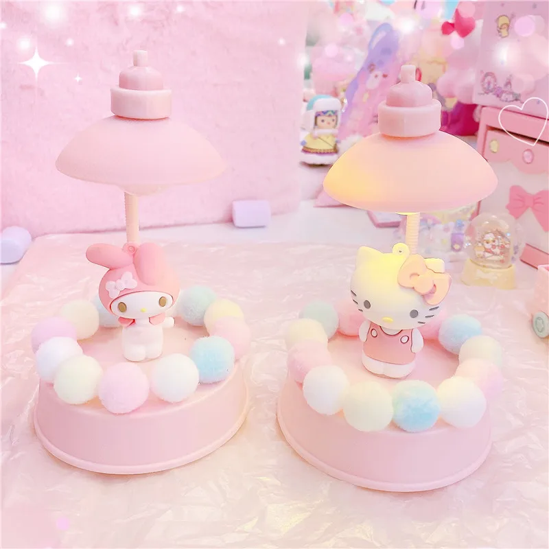 Kawaii Sanrios Hello Kitty My Melody музыкальный ночной Светильник милый аниме мультфильм детская комната настольная лампа девушка сердце игрушка подарок
Kawaii Sanrios Hello Kitty My Melody музыкальный ночной Светильник милый аниме мультфильм детская комната настольная лампа девушка сердце игрушка подарок