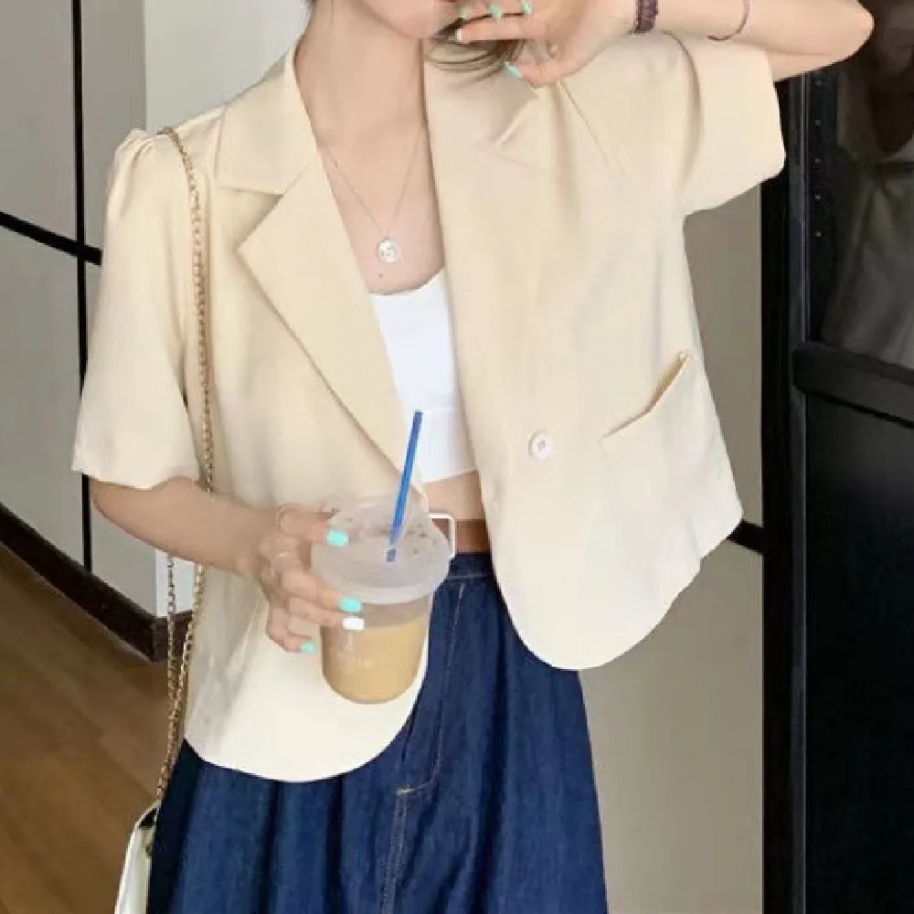 Thin short -sleeved suit jacket women's clothing summer 2022 new retro lava loose short suit jacket
Thin short -sleeved suit jacket women's clothing summer 2022 new retro lava loose short suit jacket
