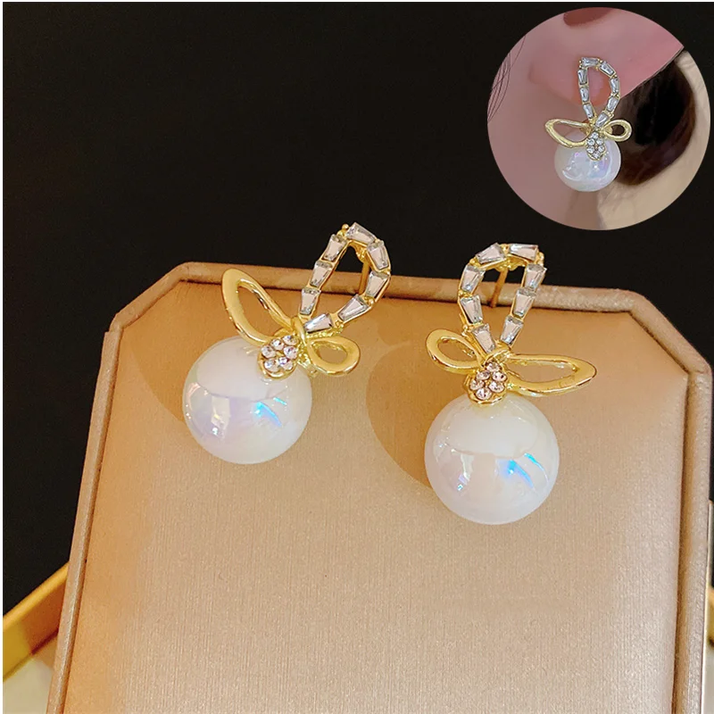 Women's high-end light luxury butterfly colorful pearl earrings retro full rhinestones earrings 925 silver needle earrings
Women's high-end light luxury butterfly colorful pearl earrings retro full rhinestones earrings 925 silver needle earrings