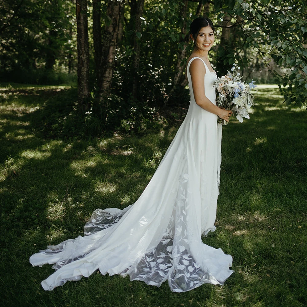 Square Neck Maxi Satin Wedding Dress Sleeveless Sheer Lace Tulle Skirt A Line Rustic Outdoor Backless Low Cut Bridal Gowns
Square Neck Maxi Satin Wedding Dress Sleeveless Sheer Lace Tulle Skirt A Line Rustic Outdoor Backless Low Cut Bridal Gowns