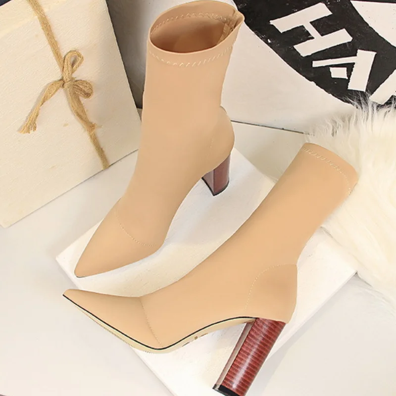 Sexy High-heeled Socks Boots Women's Mid-boots Pointed Toe Stretch Fabric Thin-heeled Women's Boots Autumn and Winter Shoes New
Sexy High-heeled Socks Boots Women's Mid-boots Pointed Toe Stretch Fabric Thin-heeled Women's Boots Autumn and Winter Shoes New