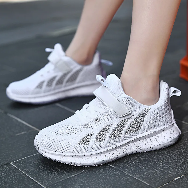 Children's Sports Shoes 2022 Summer Flying Woven Mesh Running Shoes Boys and Girls Soft Bottom Breathable Student Casual Shoes 
Children's Sports Shoes 2022 Summer Flying Woven Mesh Running Shoes Boys and Girls Soft Bottom Breathable Student Casual Shoes