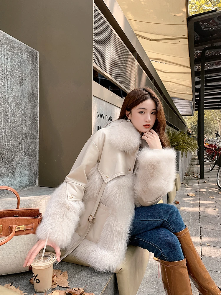 "Heartbeat Signal" Winter 2022 New Young Leather Sheepskin Patchwork Fox Fur Fur Fur Women's Coat
"Heartbeat Signal" Winter 2022 New Young Leather Sheepskin Patchwork Fox Fur Fur Fur Women's Coat