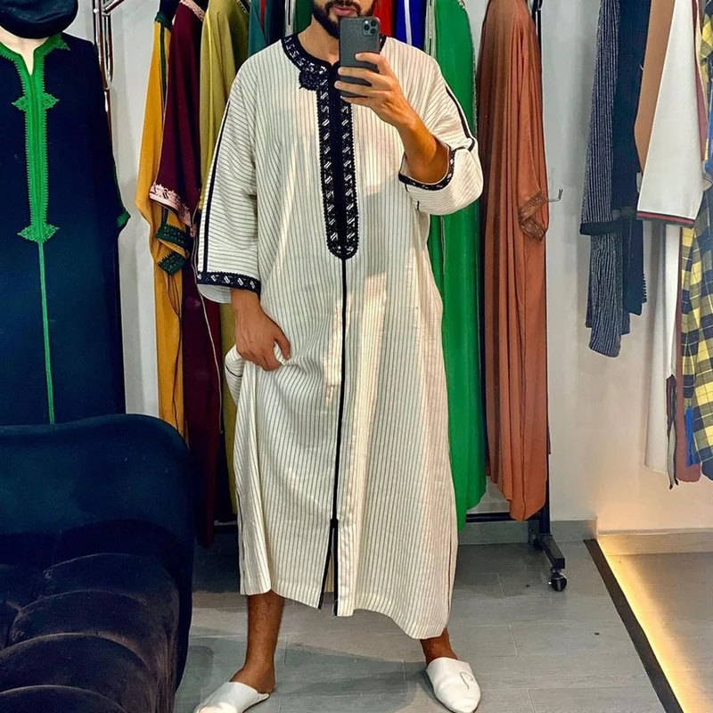 Men's Muslim Robe Summer Fashion Loose Striped Slit Robe Men's Casual Arab Round Neck Splicing Pullover Long Sleeve Robe
Men's Muslim Robe Summer Fashion Loose Striped Slit Robe Men's Casual Arab Round Neck Splicing Pullover Long Sleeve Robe
