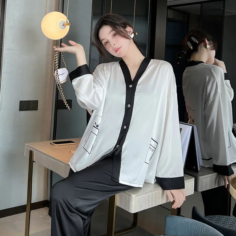 2022 New Spring Autumn Pajama Women's Set 2 Pieces Long Sleeve Ice Silk Cartoon Printing Suit Home Service Thin Sleepwear 
2022 New Spring Autumn Pajama Women's Set 2 Pieces Long Sleeve Ice Silk Cartoon Printing Suit Home Service Thin Sleepwear