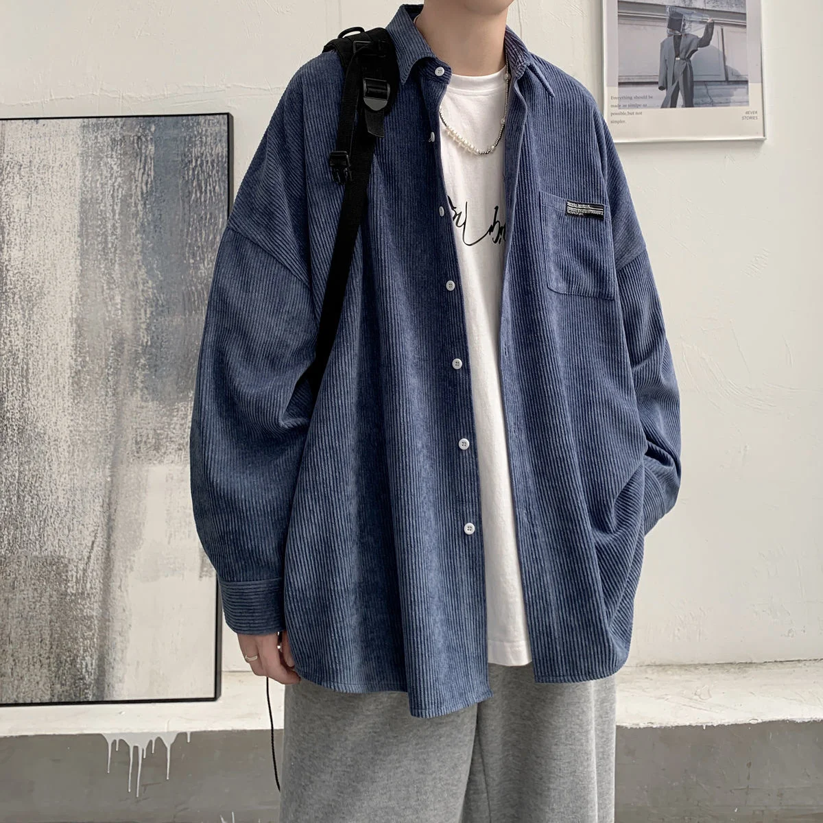 Corduroy Solid Color Casual Men Shirts Long Sleeve Vintage Male Cardigan Loose Fashion Harajuku Japanese Style Blouses
Corduroy Solid Color Casual Men Shirts Long Sleeve Vintage Male Cardigan Loose Fashion Harajuku Japanese Style Blouses