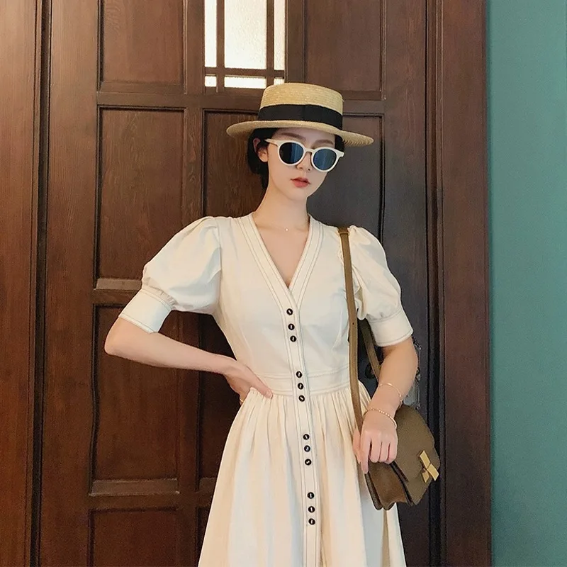 Woman Dress New Summer Mid-length Retro High-waisted French Dress with Lantern Sleeves Temperament V Collar Temperament Waist
Woman Dress New Summer Mid-length Retro High-waisted French Dress with Lantern Sleeves Temperament V Collar Temperament Waist