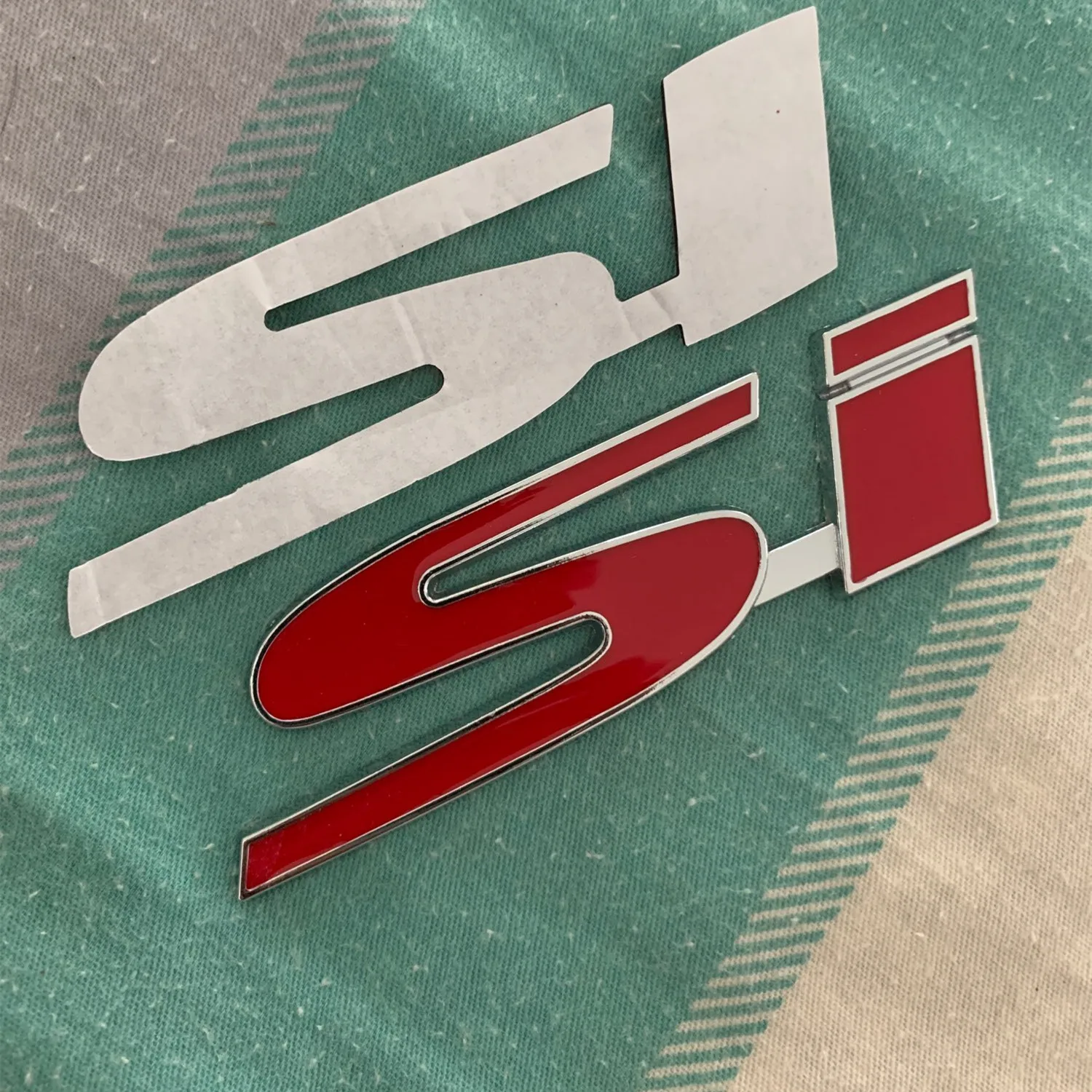 Car Sticker SI Logo Auto Emblem Badge 3D Metal Trunk Car Decals for Honda Civic Si Accord 2003-2007 Crv Hrv City Car Accessories
Car Sticker SI Logo Auto Emblem Badge 3D Metal Trunk Car Decals for Honda Civic Si Accord 2003-2007 Crv Hrv City Car Accessories