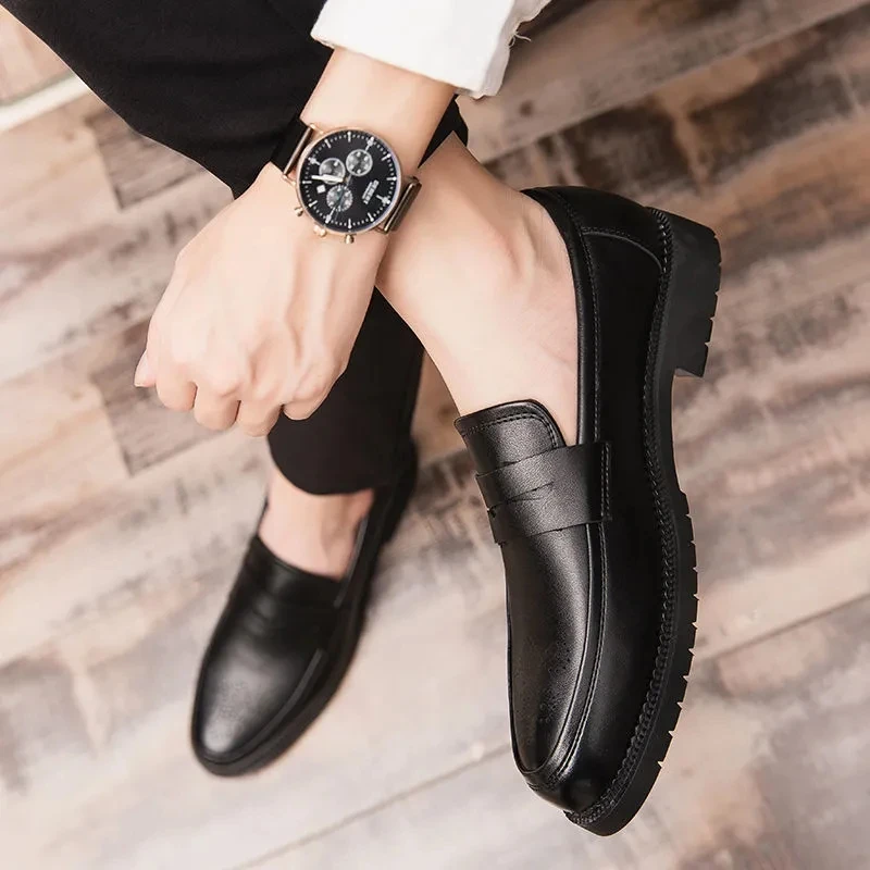 Men's Men's Spring And Summer New Fashion Breathable Casual Shoes Trend Korean Soft Soled Leather Shoes Pointed Men's Shoes
Men's Men's Spring And Summer New Fashion Breathable Casual Shoes Trend Korean Soft Soled Leather Shoes Pointed Men's Shoes