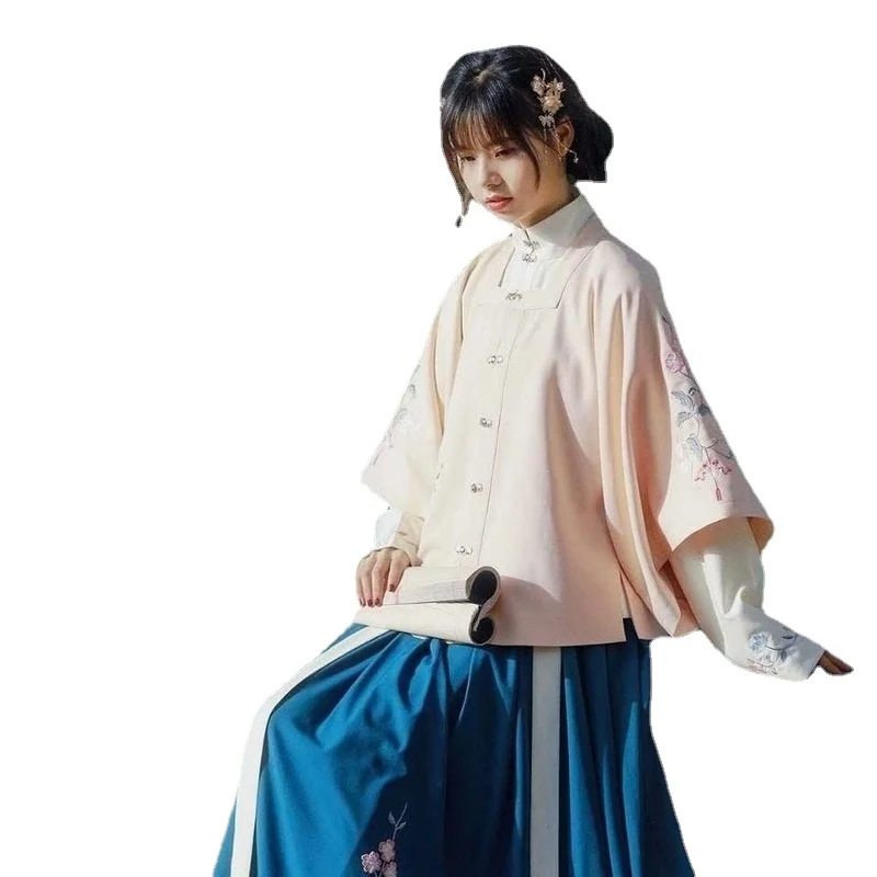 Одежда Hanfu, вышитая система Ming, квадратный воротник, рукав до локтя, застекленная длина талии, в китайском стиле, этнический комплект одежды ...
Одежда Hanfu, вышитая система Ming, квадратный воротник, рукав до локтя, застекленная длина талии, в китайском стиле, этнический комплект одежды ...