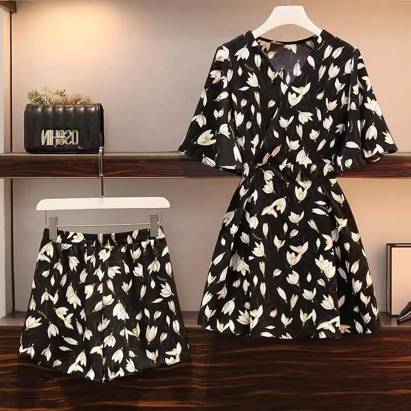 2pcs Floral Sets Women Summer Short-Sleeve Chiffon Dress High Waist Thin Wide Leg Shorts Korean Loose Women Loose Fashion Suits
2pcs Floral Sets Women Summer Short-Sleeve Chiffon Dress High Waist Thin Wide Leg Shorts Korean Loose Women Loose Fashion Suits