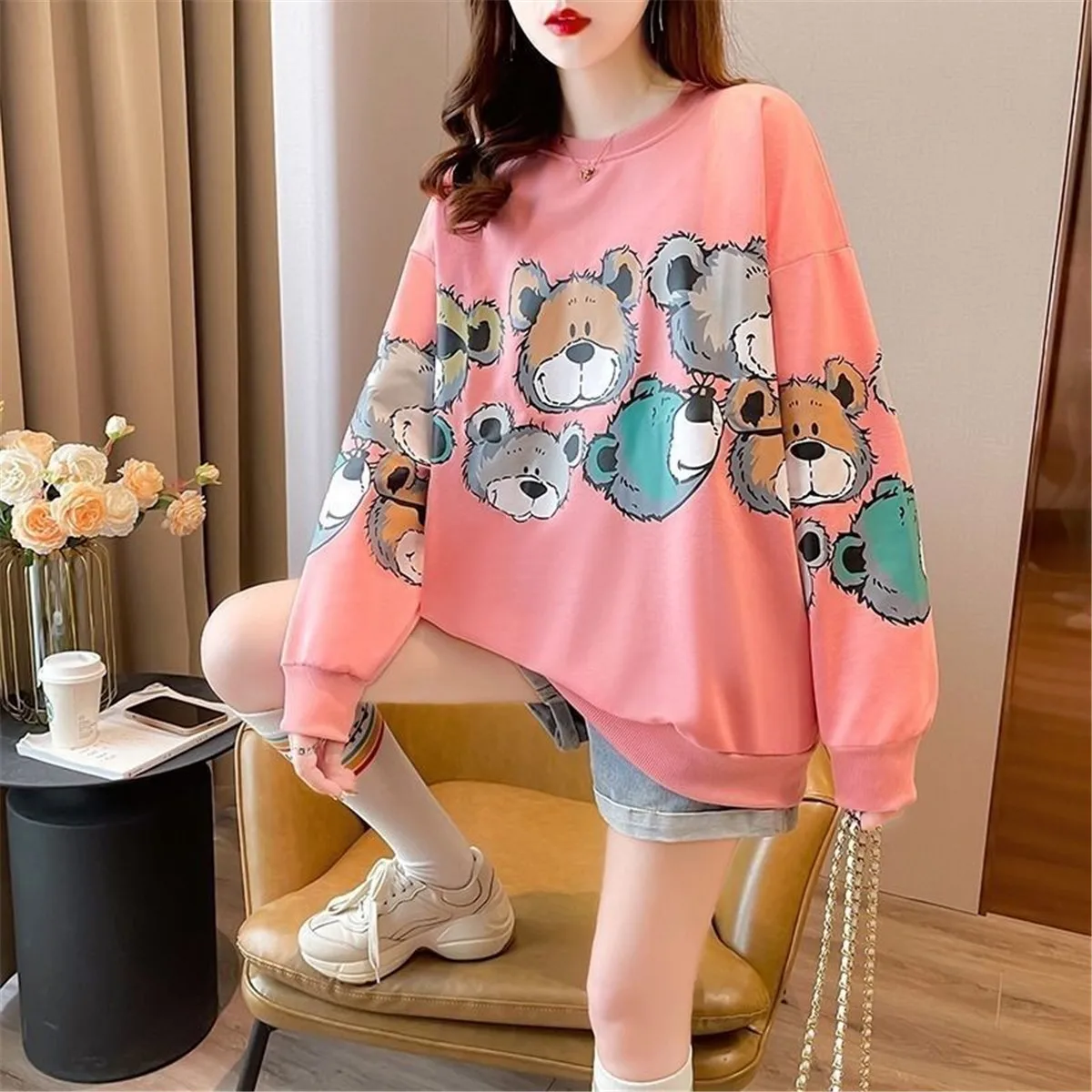 Толстовка Женская с принтом медведя, модный Свободный свитшот с круглым вырезом, топ в стиле аниме, винтажная Корейская Милая Толстовка Оверсайз, осень 
Толстовка Женская с принтом медведя, модный Свободный свитшот с круглым вырезом, топ в стиле аниме, винтажная Корейская Милая Толстовка Оверсайз, осень