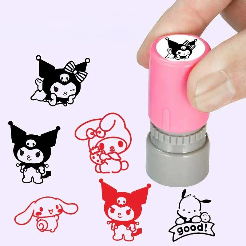 Sanrio серия декоративная печать Kuromi My Melody Laurel Dog Seal Студенческая Милая мультяшная игрушка Подарки для детей
Sanrio серия декоративная печать Kuromi My Melody Laurel Dog Seal Студенческая Милая мультяшная игрушка Подарки для детей