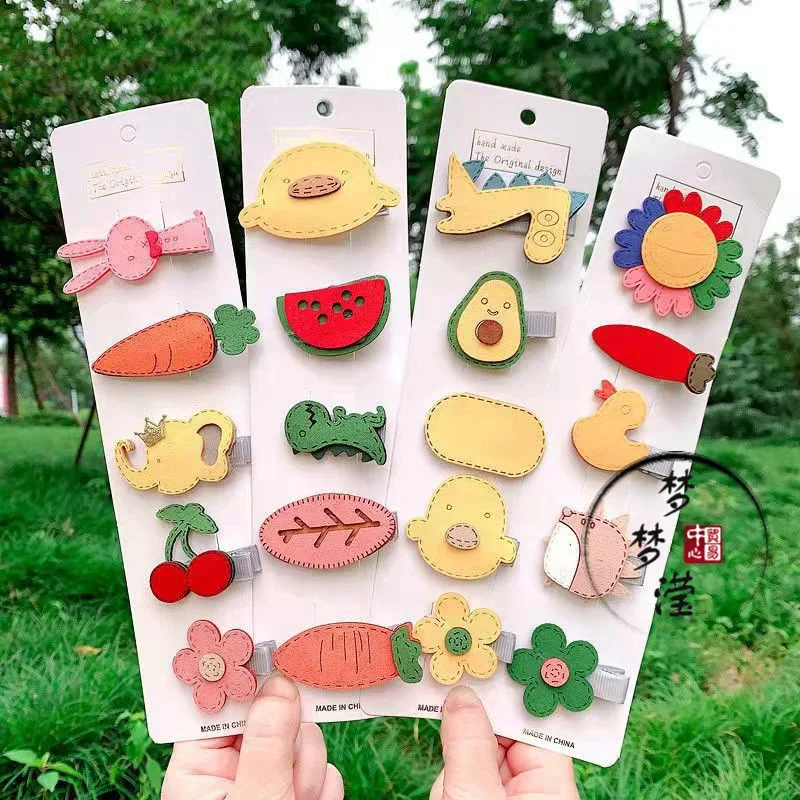 Hairpin Korean cartoon hairpin children's cute BB clip set girl side clip hair accessories
Hairpin Korean cartoon hairpin children's cute BB clip set girl side clip hair accessories