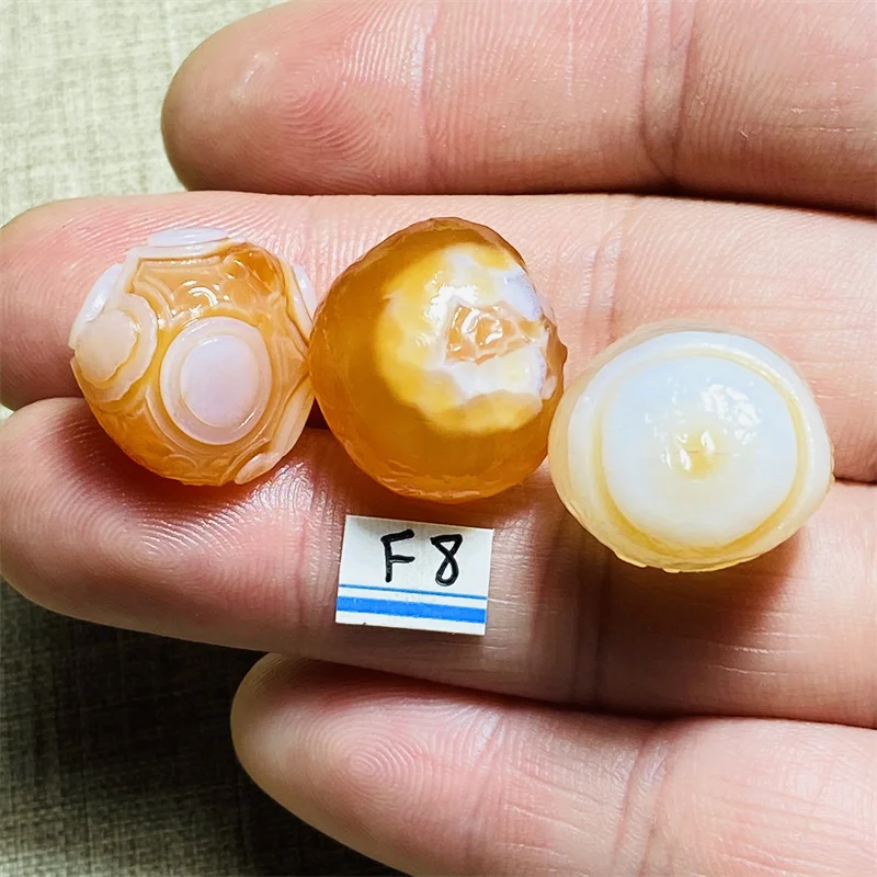 Красный агат "Магическое око", камень для чакр
Красный агат "Магическое око", камень для чакр