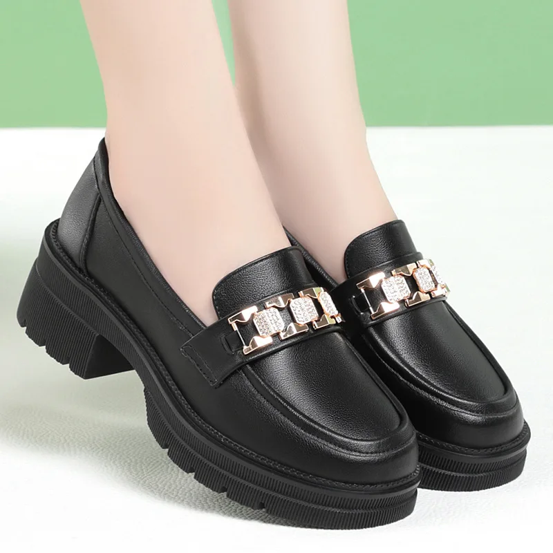 2022 Women Loafers Fashion Thick Platform Shoes Sofe Black Leather Shoea Female Pumps Slip-on 5cm High Heels for Office Shoes
2022 Women Loafers Fashion Thick Platform Shoes Sofe Black Leather Shoea Female Pumps Slip-on 5cm High Heels for Office Shoes