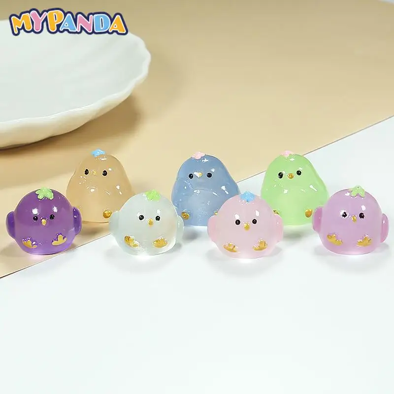 2Pcs Random Luminous Red Chinned Bird Ornament Cartoon Chick Doll Micro Landscape Decoration Dollhouse Miniature Toy
2Pcs Random Luminous Red Chinned Bird Ornament Cartoon Chick Doll Micro Landscape Decoration Dollhouse Miniature Toy