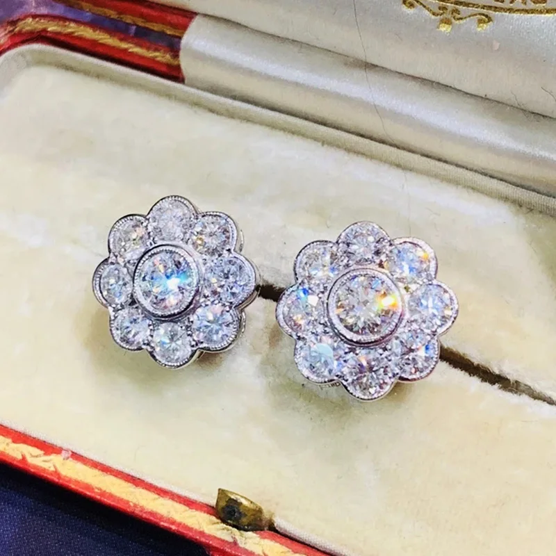 New Luxury Cubic Zirconia Stud Earrings Female Exquisite Flower Ear Accessories for Party Fashion Daily Collocation Jewelry
New Luxury Cubic Zirconia Stud Earrings Female Exquisite Flower Ear Accessories for Party Fashion Daily Collocation Jewelry