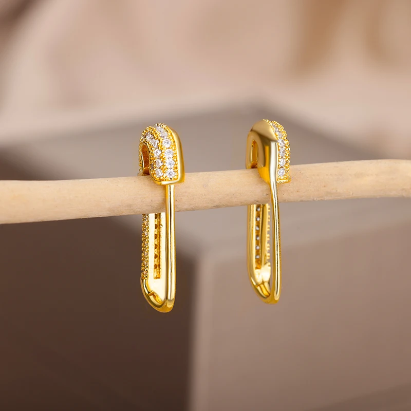 Zircon Paperclip Earrings for Women Stainless Steel Gold Plated Goth Round Stud Earrings 2022 emo Jewelry Gift pendientes mujer
Zircon Paperclip Earrings for Women Stainless Steel Gold Plated Goth Round Stud Earrings 2022 emo Jewelry Gift pendientes mujer