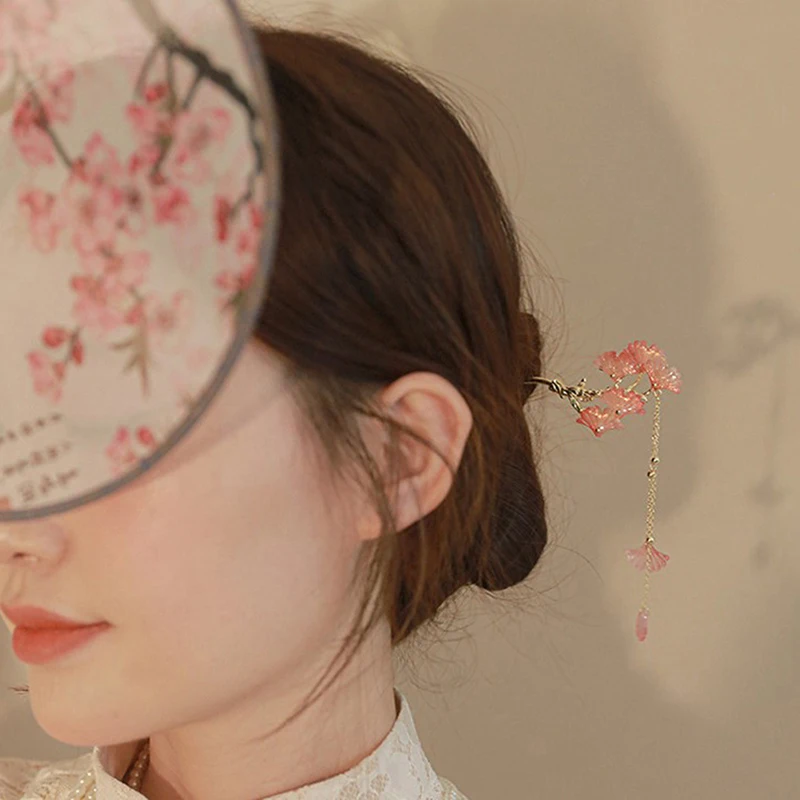 Ancient Style Hairpin Claw Clips Ginkgo Biloba Hair Sticks Forks Retro Ginkgo Flower Tassel Headpieces for Women Girls
Ancient Style Hairpin Claw Clips Ginkgo Biloba Hair Sticks Forks Retro Ginkgo Flower Tassel Headpieces for Women Girls