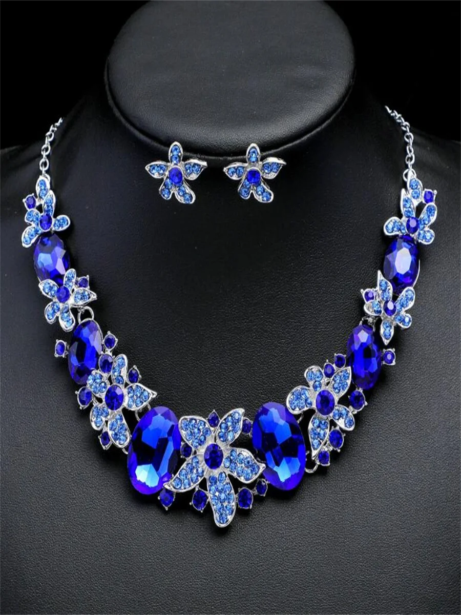Exquisite design exaggerated retro banquet dress fashion temperament necklace earrings set for woman
Exquisite design exaggerated retro banquet dress fashion temperament necklace earrings set for woman
