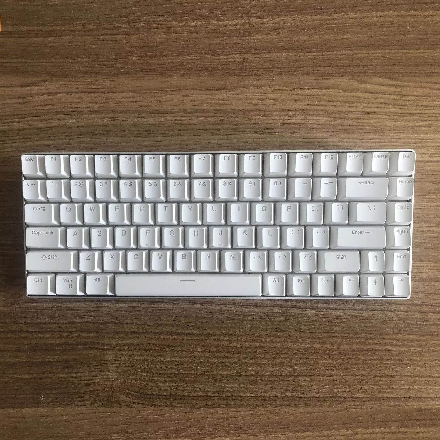 ZUOYA white/black keycap two-color injection light transmission suitable fo GK61 SK61 68 84 96 key mechanical keyboard
ZUOYA white/black keycap two-color injection light transmission suitable fo GK61 SK61 68 84 96 key mechanical keyboard