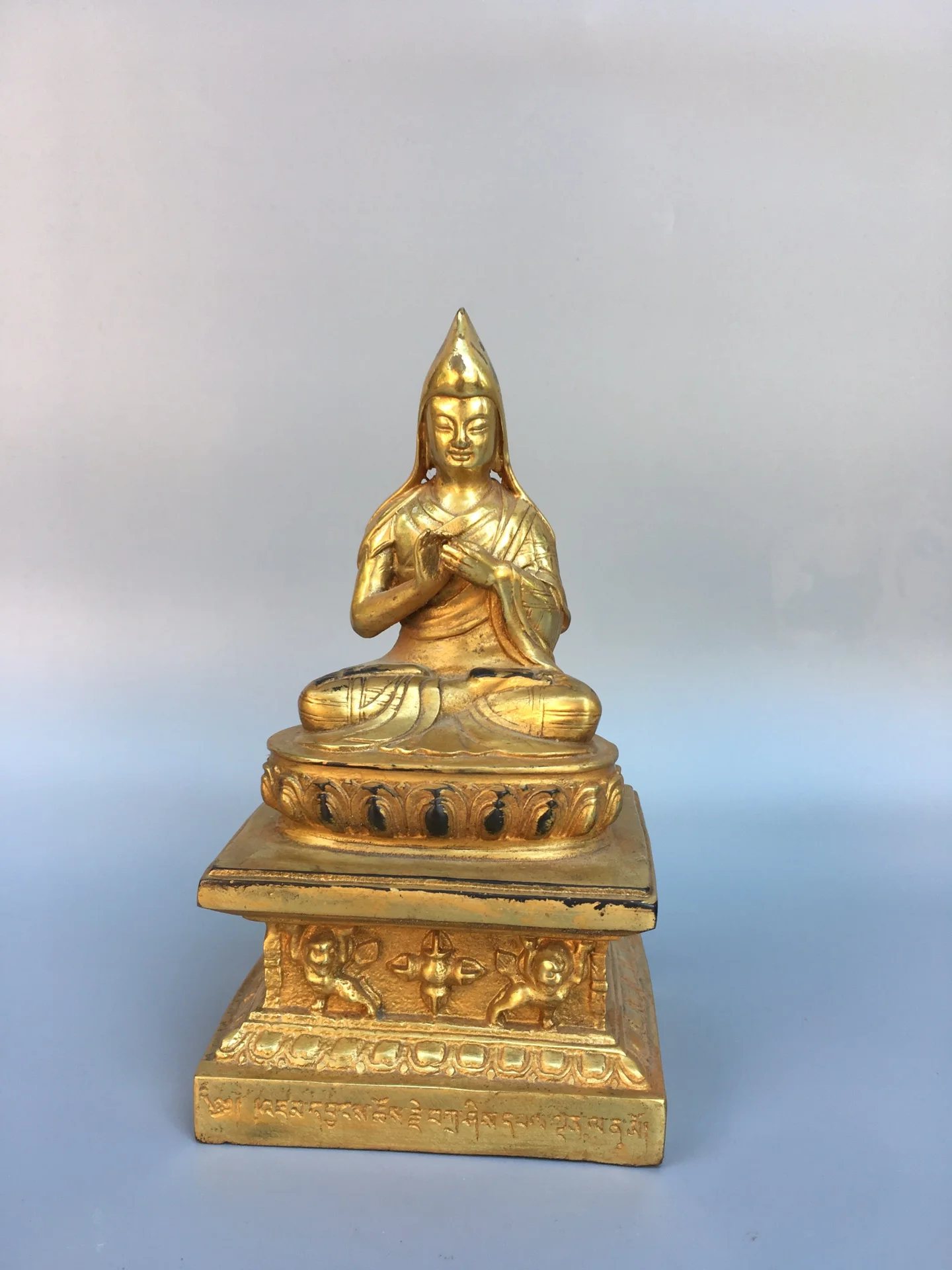 7" Tibetan Temple Collection old bronze Gilt Tsongkhapa Buddha Tibetan Buddha worship buddha Town house Exorcism
7" Tibetan Temple Collection old bronze Gilt Tsongkhapa Buddha Tibetan Buddha worship buddha Town house Exorcism