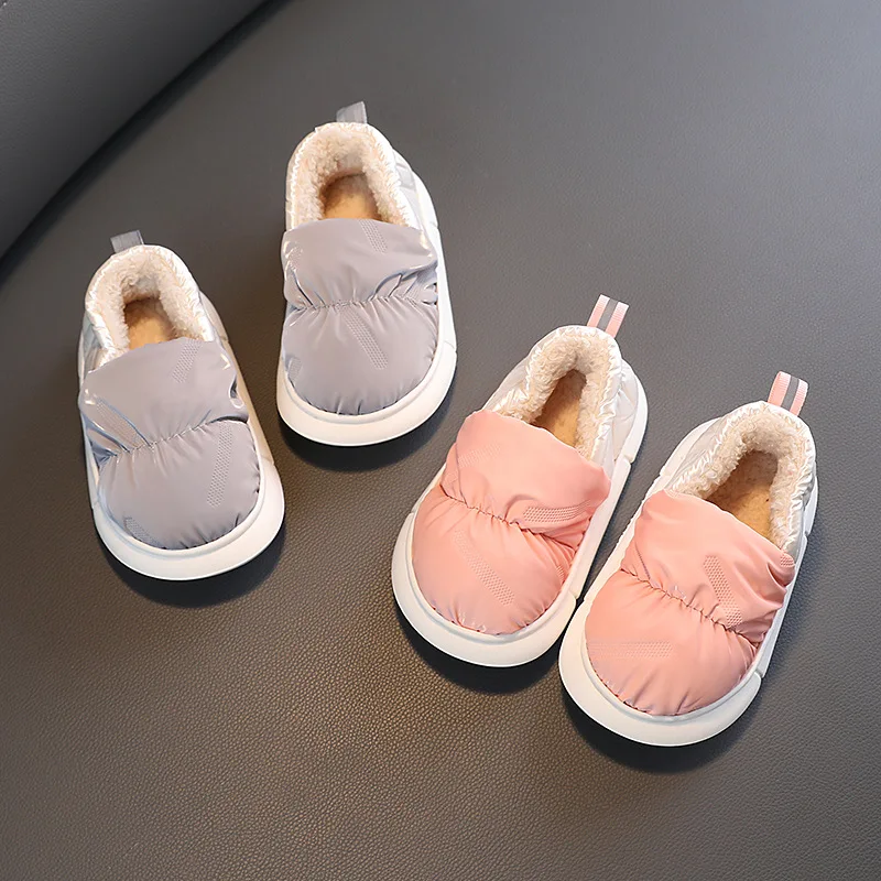 Children Cotton Shoes Winter Waterproof Anti-skid Boys and Girls Cotton Slippers Pupils Plush Thickened Indoor and Outdoor Shoes
Children Cotton Shoes Winter Waterproof Anti-skid Boys and Girls Cotton Slippers Pupils Plush Thickened Indoor and Outdoor Shoes