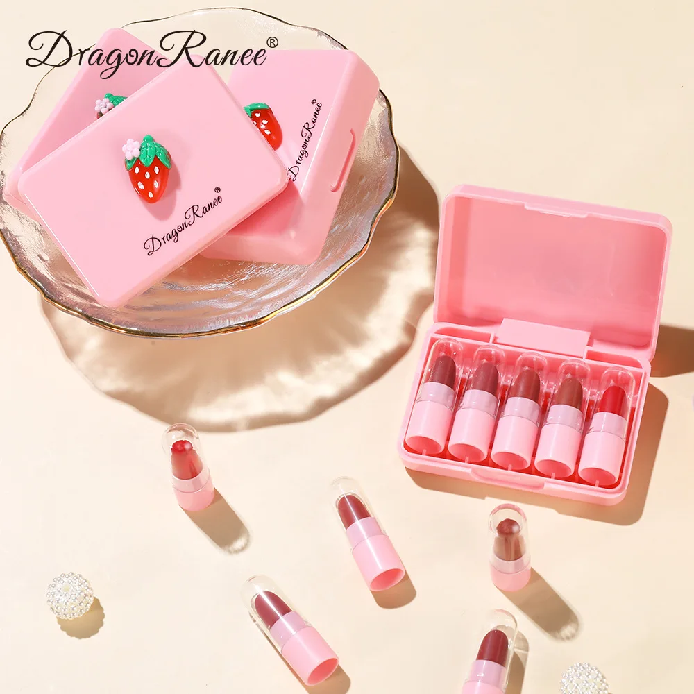 5Pcs Strawberry Mini Lipstick Set Small Sample Cute Matte Lipstick Fruit Lip Gloss Makeup Set Box Non-stick Cup Lip Tint
5Pcs Strawberry Mini Lipstick Set Small Sample Cute Matte Lipstick Fruit Lip Gloss Makeup Set Box Non-stick Cup Lip Tint
