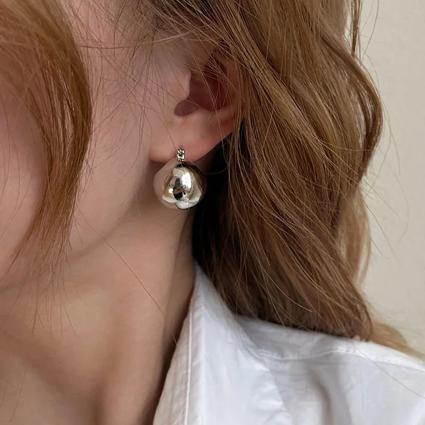 New Trend Personality Simple Elegant Silver Color Gold Metal Ball Earrings For Women Korean Fashion Ear Jewelry Party Gift
New Trend Personality Simple Elegant Silver Color Gold Metal Ball Earrings For Women Korean Fashion Ear Jewelry Party Gift