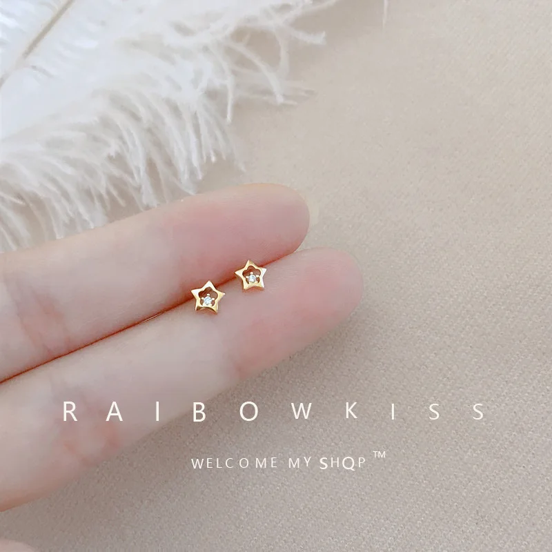 2022 Trend Korean Fashion Exquisite Mini Hollow Star Crystal Stud Earrings For Women Charm Wedding Jewelry Gifts
2022 Trend Korean Fashion Exquisite Mini Hollow Star Crystal Stud Earrings For Women Charm Wedding Jewelry Gifts