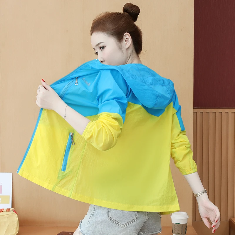 2022 Korean Fashion Summer Print Jacket Women Long Sleeve Sunscreen Bomber Ladies Hooded Thin Beach Jacket Coats Female Outwear
2022 Korean Fashion Summer Print Jacket Women Long Sleeve Sunscreen Bomber Ladies Hooded Thin Beach Jacket Coats Female Outwear