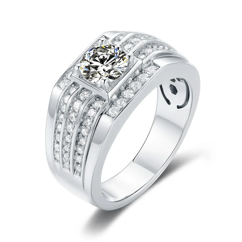 ZOCA 925 Sterling Silver Men Ring D Color Moissanite VVS 1 Carat Fashion Jewelry Wedding Engagement Gift for Men
ZOCA 925 Sterling Silver Men Ring D Color Moissanite VVS 1 Carat Fashion Jewelry Wedding Engagement Gift for Men