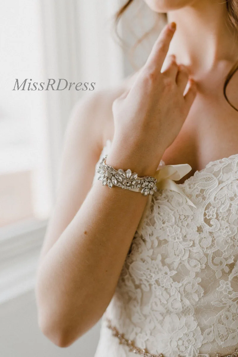 MissRDress свадебный браслет Серебряные Кристаллы Свадебные манжеты Свадебный жемчуг стразы ручной работы, инкрустированные драгоценными камн...
MissRDress свадебный браслет Серебряные Кристаллы Свадебные манжеты Свадебный жемчуг стразы ручной работы, инкрустированные драгоценными камн...