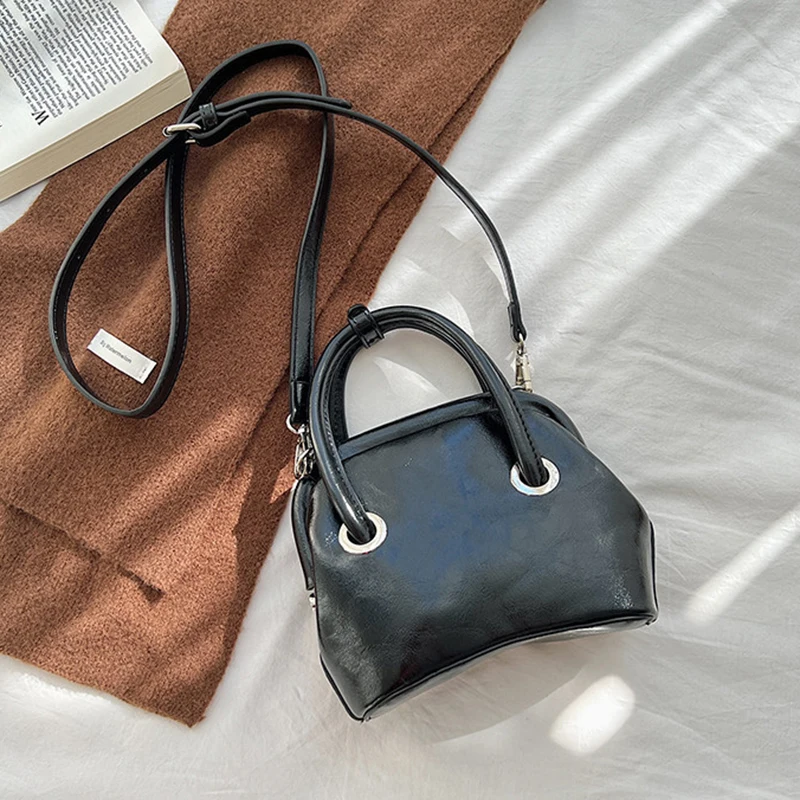 Fashion Pu Leather Women's Shoulder Bag Glossy Solid Color Shell Handbag Simple Design Brand Bags For Women 2022 Bolso
Fashion Pu Leather Women's Shoulder Bag Glossy Solid Color Shell Handbag Simple Design Brand Bags For Women 2022 Bolso