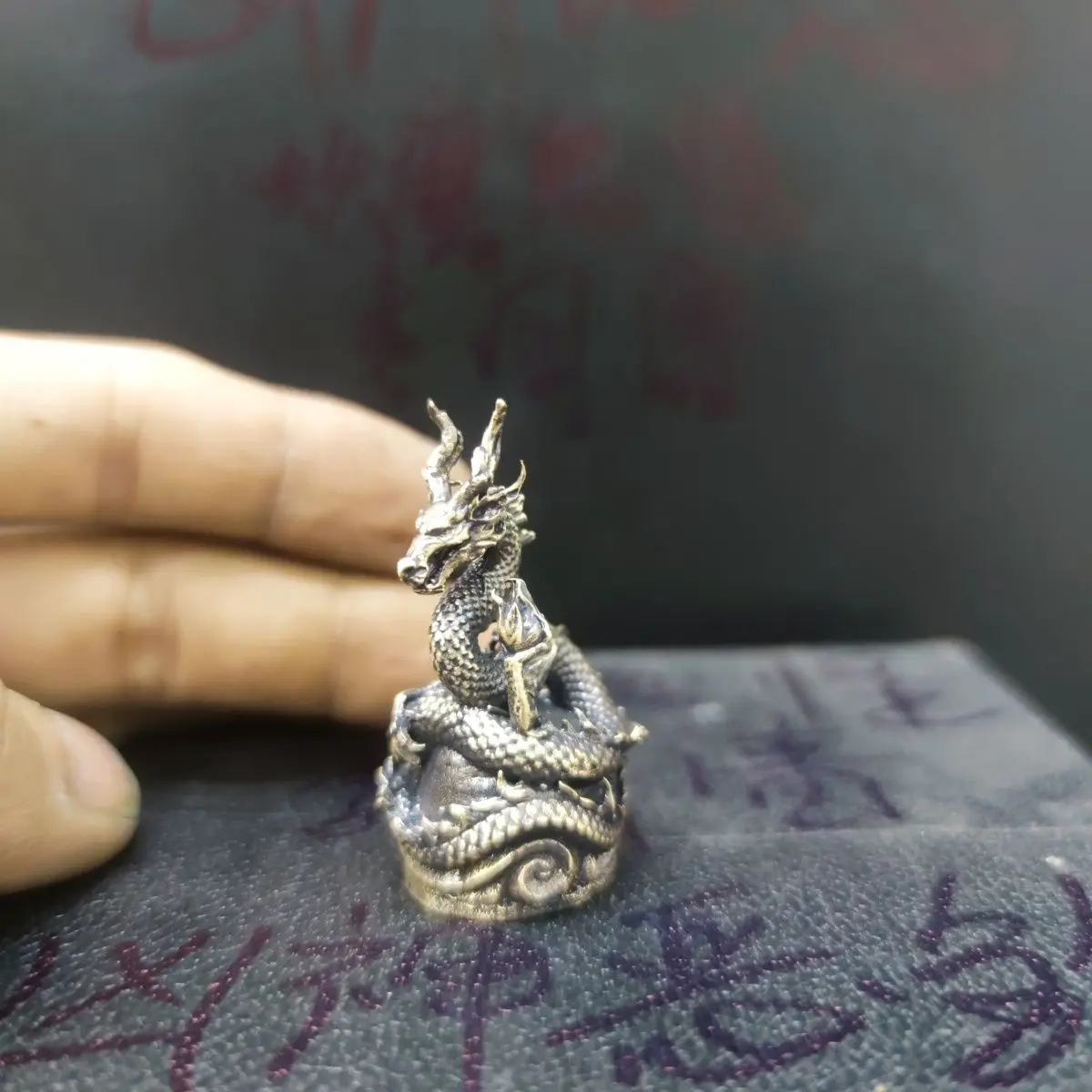 Украшения в виде дракона из чистой меди, 4,5 см
Украшения в виде дракона из чистой меди, 4,5 см