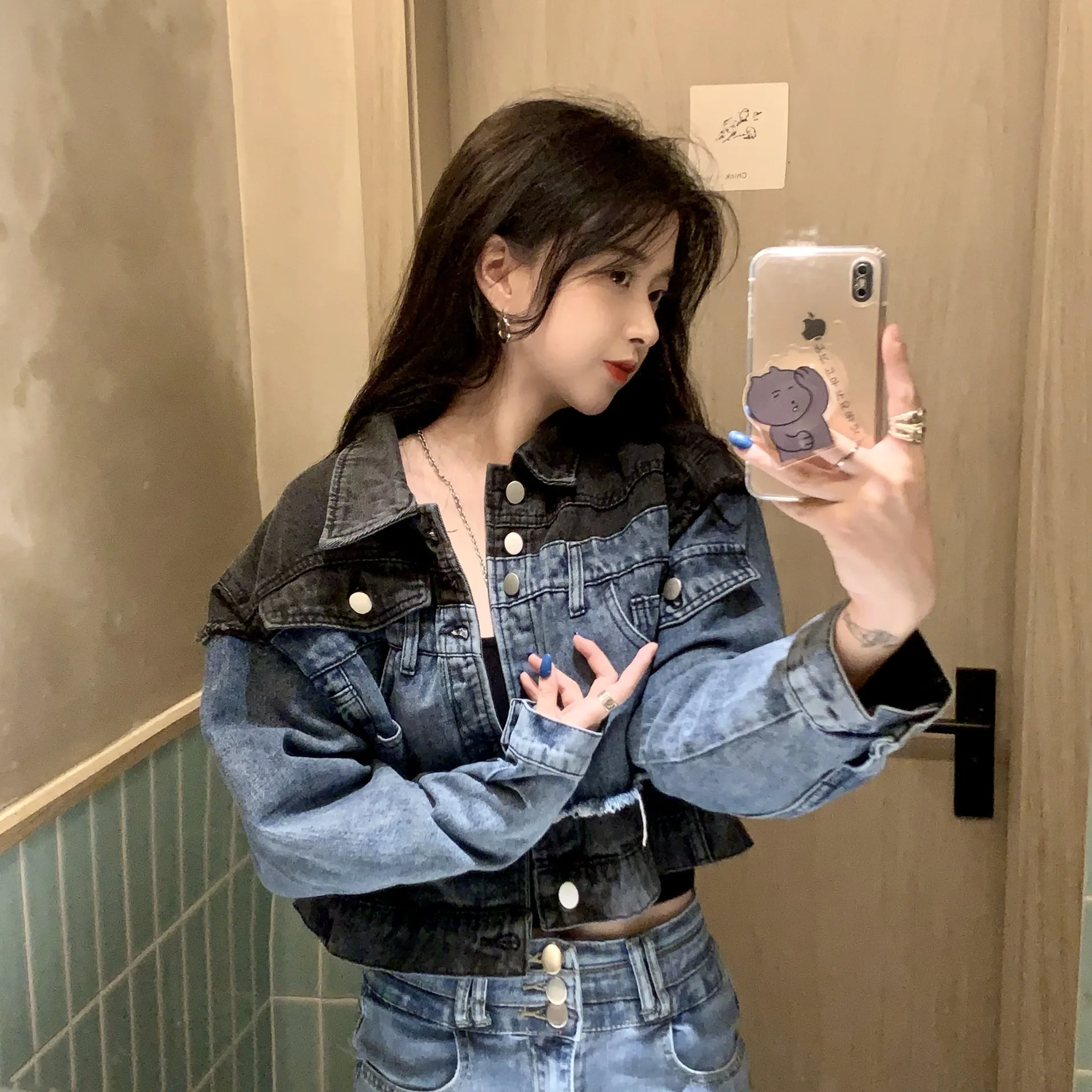 Короткая джинсовая куртка для женщин на весну и осень, Винтажный дизайн в гонконгском стиле, маленькая джинсовая куртка
Короткая джинсовая куртка для женщин на весну и осень, Винтажный дизайн в гонконгском стиле, маленькая джинсовая куртка