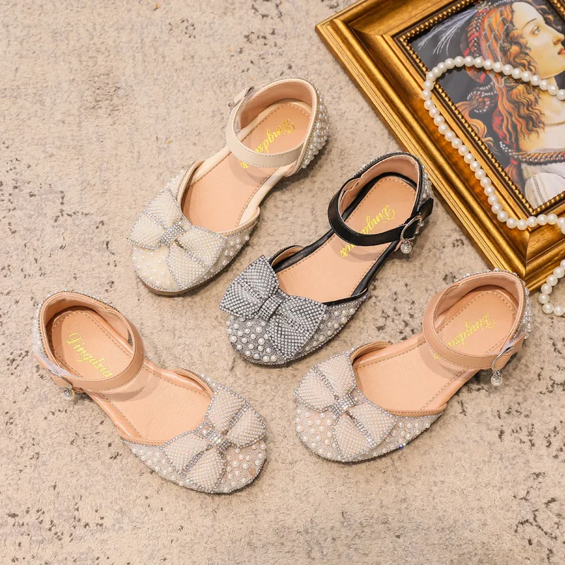 2022 New Nice Girls Princess Shoe Spring Pearl Rhinestone Girl Elegant Bow Childrens Shoes Fashion Summer Party Kids Sandals
2022 New Nice Girls Princess Shoe Spring Pearl Rhinestone Girl Elegant Bow Childrens Shoes Fashion Summer Party Kids Sandals