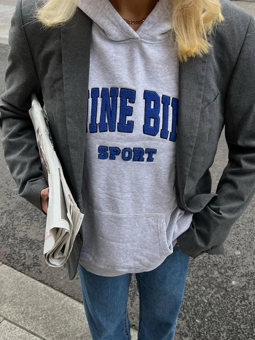 Letter Flocking Gray Hoodies Woman 2023 Spring Pockets Hooded Sweatshirt Femme Fashion Streetwear Sweatshirt Tops
Letter Flocking Gray Hoodies Woman 2023 Spring Pockets Hooded Sweatshirt Femme Fashion Streetwear Sweatshirt Tops