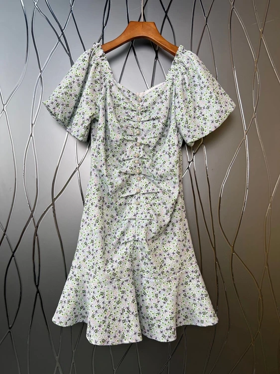 2022 new women fashion round neck wrinkled kink lotus leaf swing small floral waist short sleeve dress 426 
2022 new women fashion round neck wrinkled kink lotus leaf swing small floral waist short sleeve dress 426