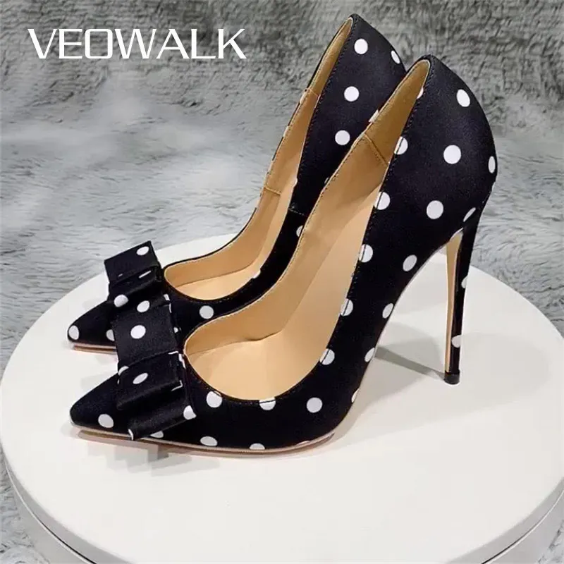 Veowalk Polka Dot Women Silk Satin Pointed Toe Stiletto High Heels Bow Knot Elegant Ladies Party Shoes 8cm 10cm 12cm Pumps Black
Veowalk Polka Dot Women Silk Satin Pointed Toe Stiletto High Heels Bow Knot Elegant Ladies Party Shoes 8cm 10cm 12cm Pumps Black